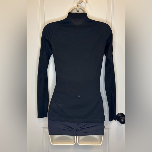 (32)Patagonia Black Fitted Long Sleeve Half Zip Light Jacket - Picture 2 of 2